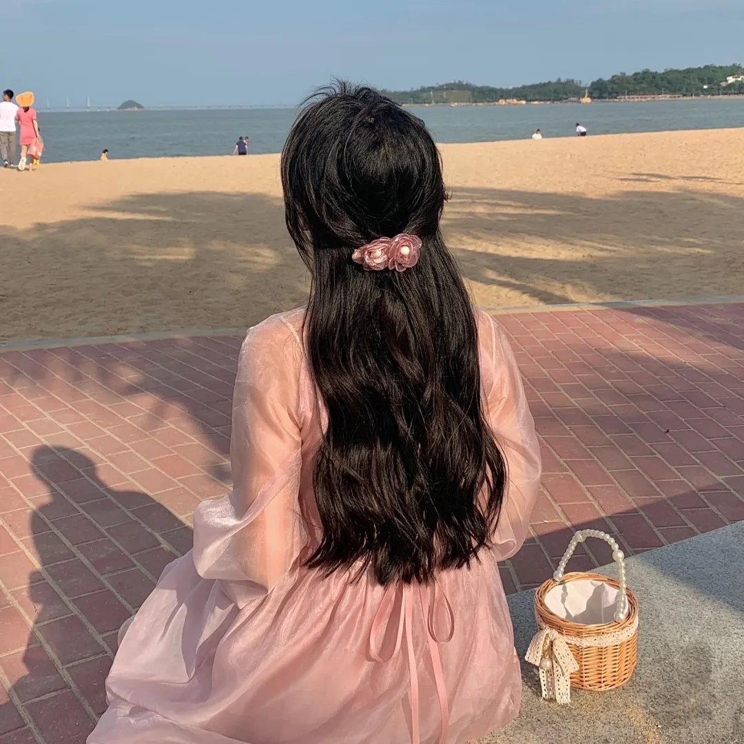 花中寻凶：死亡与鲜花